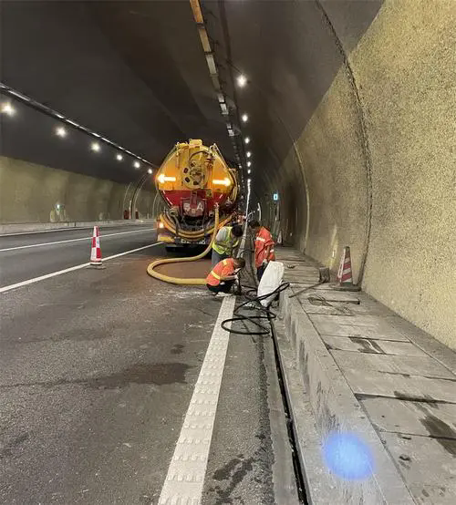 高密隧道排水渠清淤